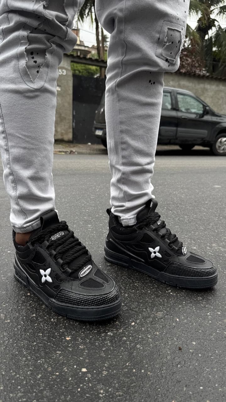 Louis Vuitton LV Preto