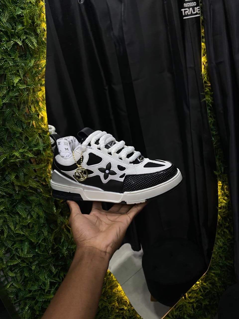 Louis Vuitton Preto e Branco